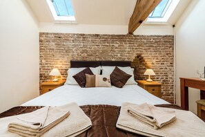 3 bedrooms, individually decorated, individually furnished, free WiFi