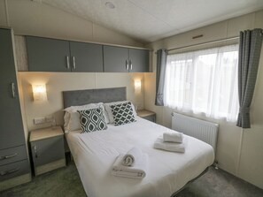 2 bedrooms, individually decorated, individually furnished, free WiFi