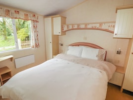 2 habitaciones, decoración personalizada y muebles diferentes