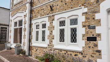Cottage | Exterior detail
