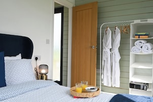 1 bedroom, individually decorated, individually furnished, free WiFi