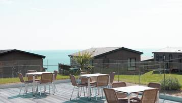 Cottage | Outdoor dining