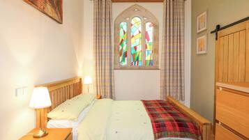 2 habitaciones, decoración personalizada y muebles diferentes