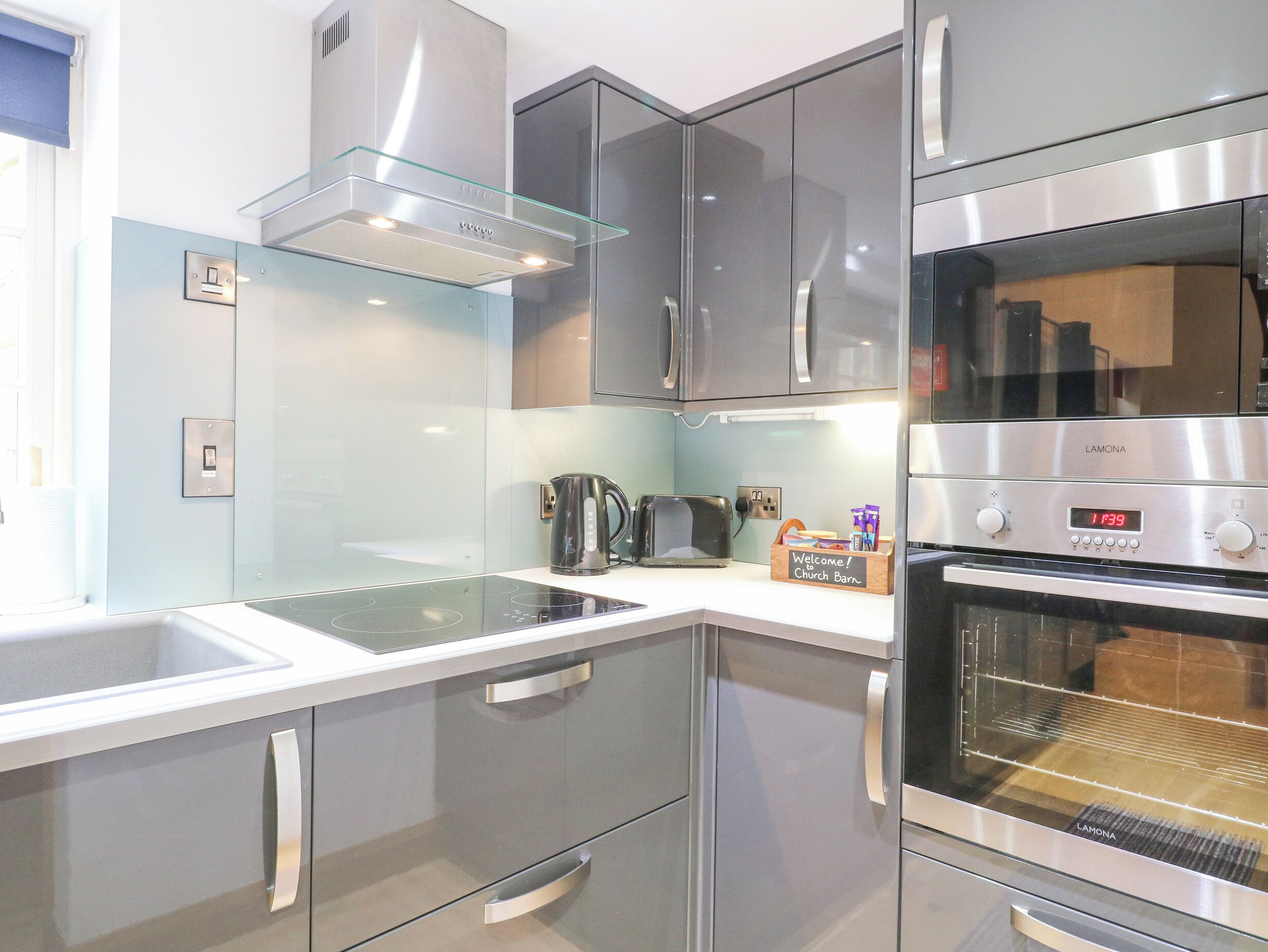 Dishwasher, cookware/dishes/utensils