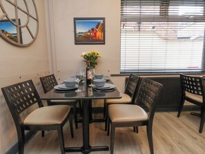 Dining - 32 Ashville Avenue (Scarborough)