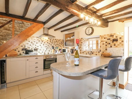 Fridge, dishwasher, electric kettle, toaster