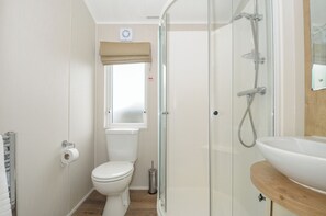 Shower - Lodge 64 at Riviera Bay Coastal Retreat (Brixham)
