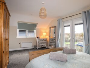 2 bedrooms, individually decorated, individually furnished, free WiFi