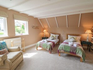 5 bedrooms, individually decorated, individually furnished, free WiFi