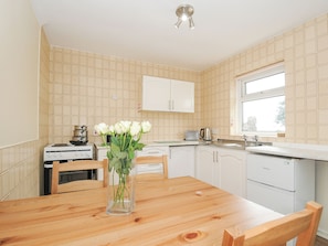 Fridge, electric kettle, toaster, cookware/dishes/utensils - Chalet 35 at Landscove Holiday Park (Brixham)