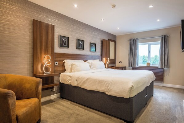 2 bedrooms, individually decorated, individually furnished, free WiFi