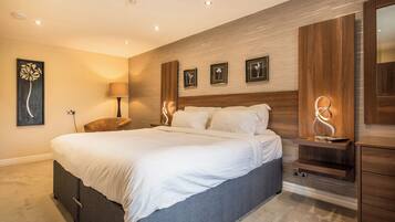 2 bedrooms, individually decorated, individually furnished, free WiFi