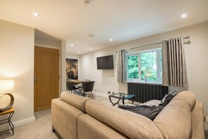 Living area - Ullswater View Apartment (Penrith)