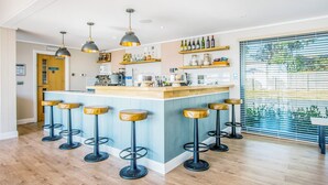 Cottage | Bar (on property)
