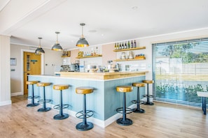 Bar (on property) - Chalet 32 at Landscove Holiday Park (Brixham)