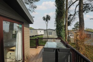 Outdoor dining - Lodge 15 at Landscove Holiday Park (Brixham)