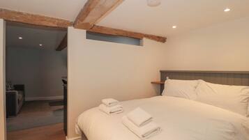 1 bedroom, individually decorated, individually furnished, free WiFi