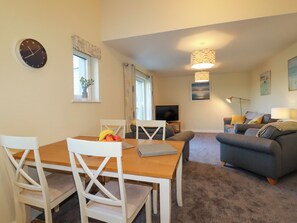 Dining - Freesia (Truro)