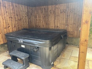 Εξωτερική μπανιέρα σπα