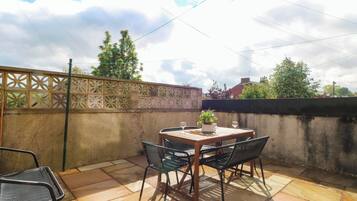 Cottage | Outdoor dining