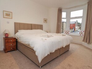 4 kamar tidur dan didekorasi berbeda-beda