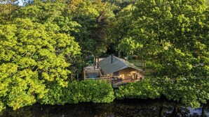 Unclassified image, 4 of 34, button - Dovestone Secluded Luxury Lodges - Pets Welcome (Oldham)