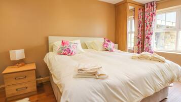 4 bedrooms, individually decorated, individually furnished, free WiFi