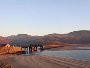 Beach nearby - Sandcastles (Barmouth)