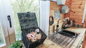 Refrigerador y utensilios de cocina