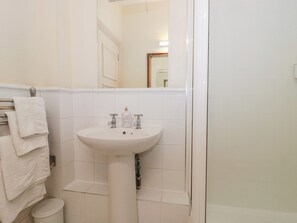 Shower - 9 Old City Chambers (Bristol)