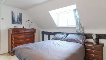 4 bedrooms, individually decorated, individually furnished, free WiFi