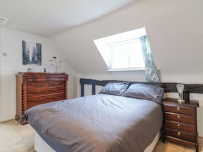 4 habitaciones, decoración personalizada y muebles diferentes 
