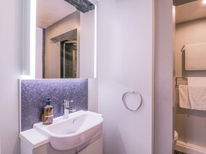 Shower - Number 1 (Sudbury)