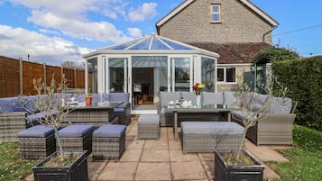 Cottage | Outdoor dining