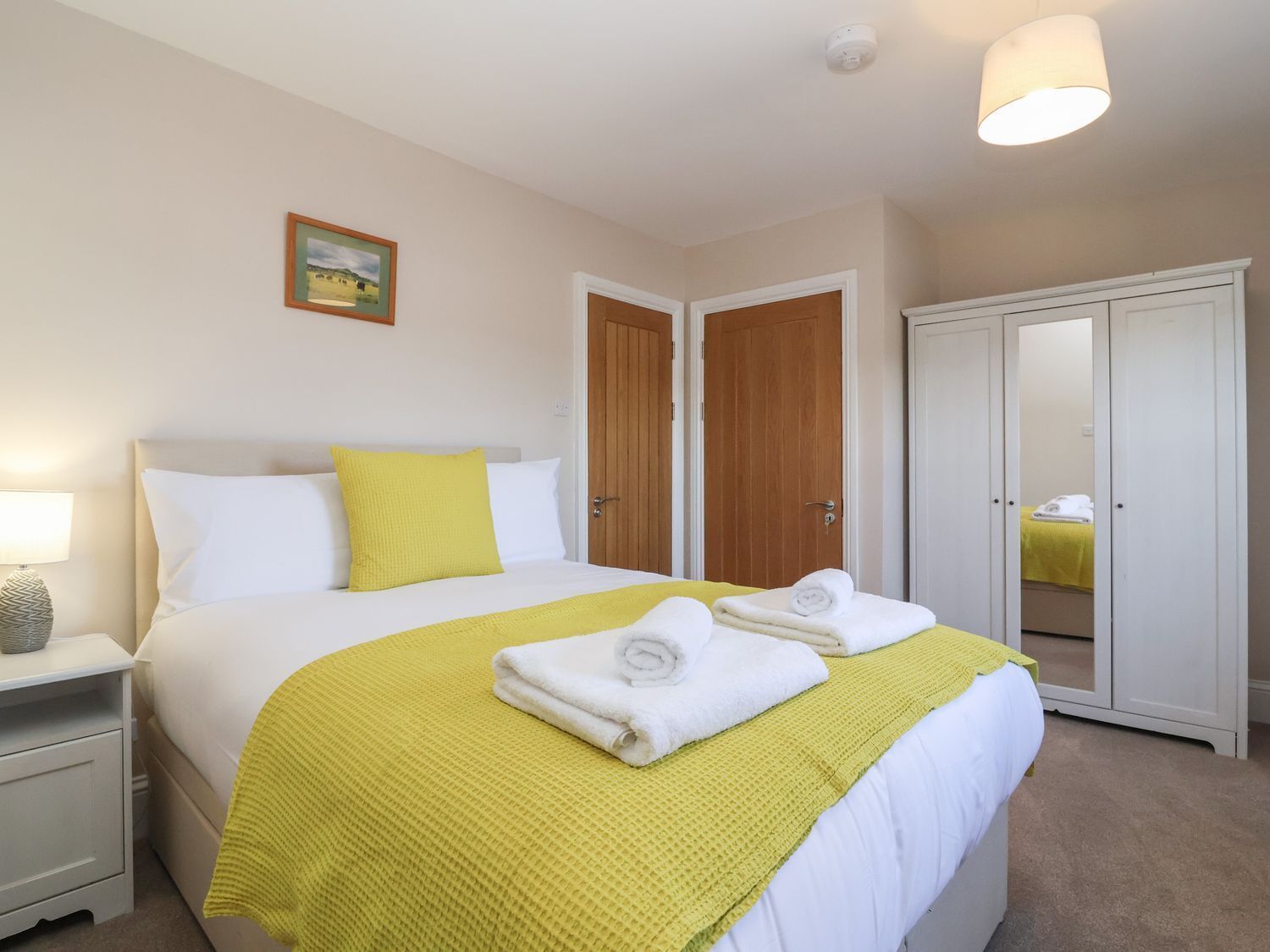 7 quartos, individualmente decorados, individualmente mobiliados