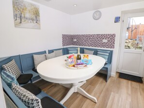 Cottage | Dining - Roseville (Matlock)