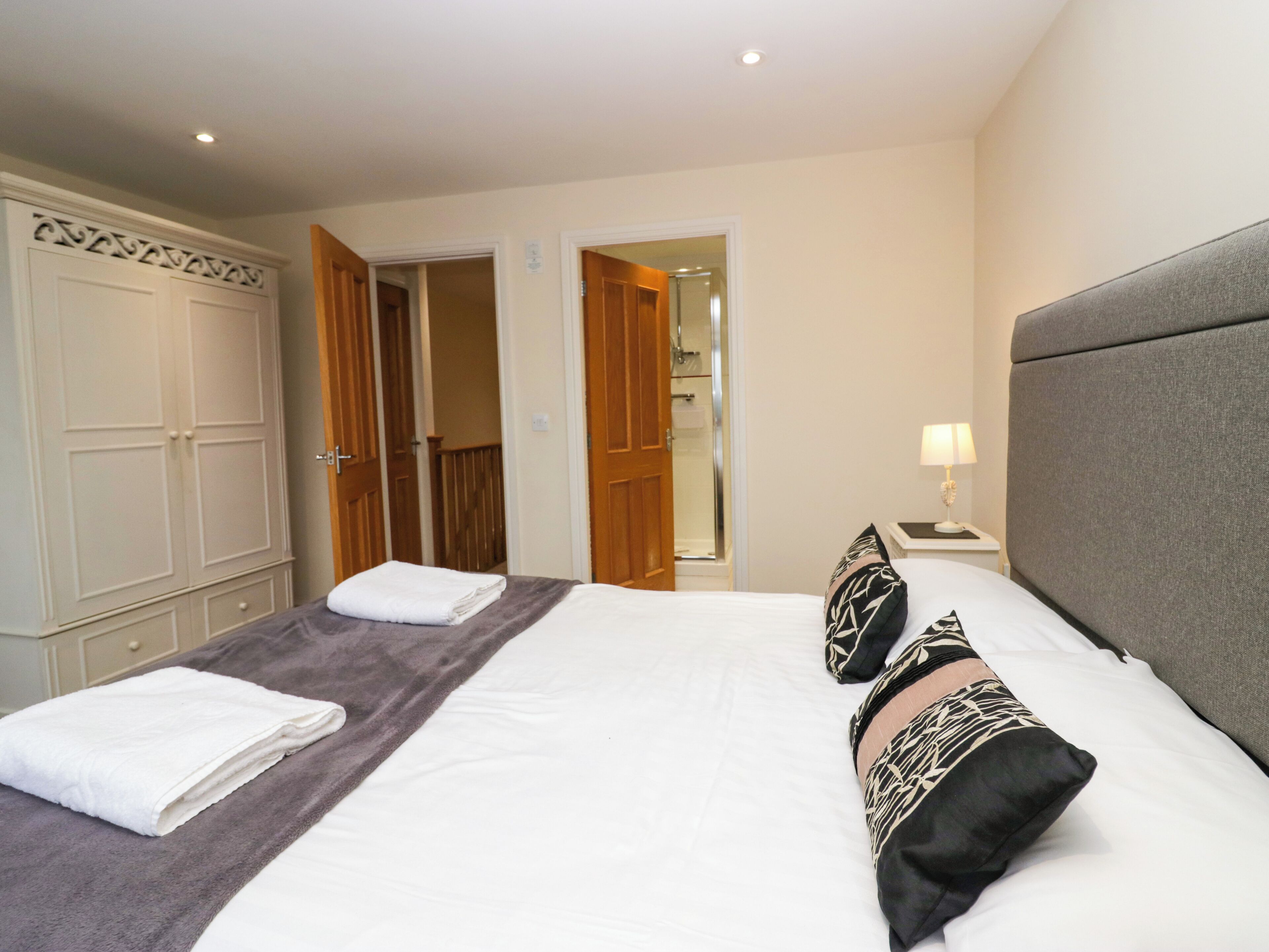 2 bedrooms, free WiFi, individually decorated, individually furnished