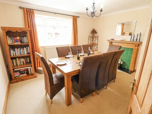 Dining - Daisy Cottage (Lincoln)
