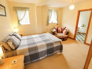 4 bedrooms, individually decorated, individually furnished, free WiFi