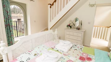 1 habitación, decoración personalizada y muebles diferentes