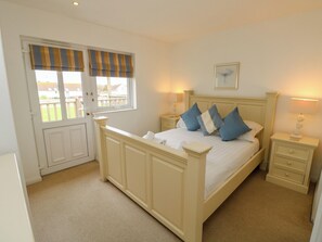 Cottage | Interior - Munday H2 (Yarmouth)