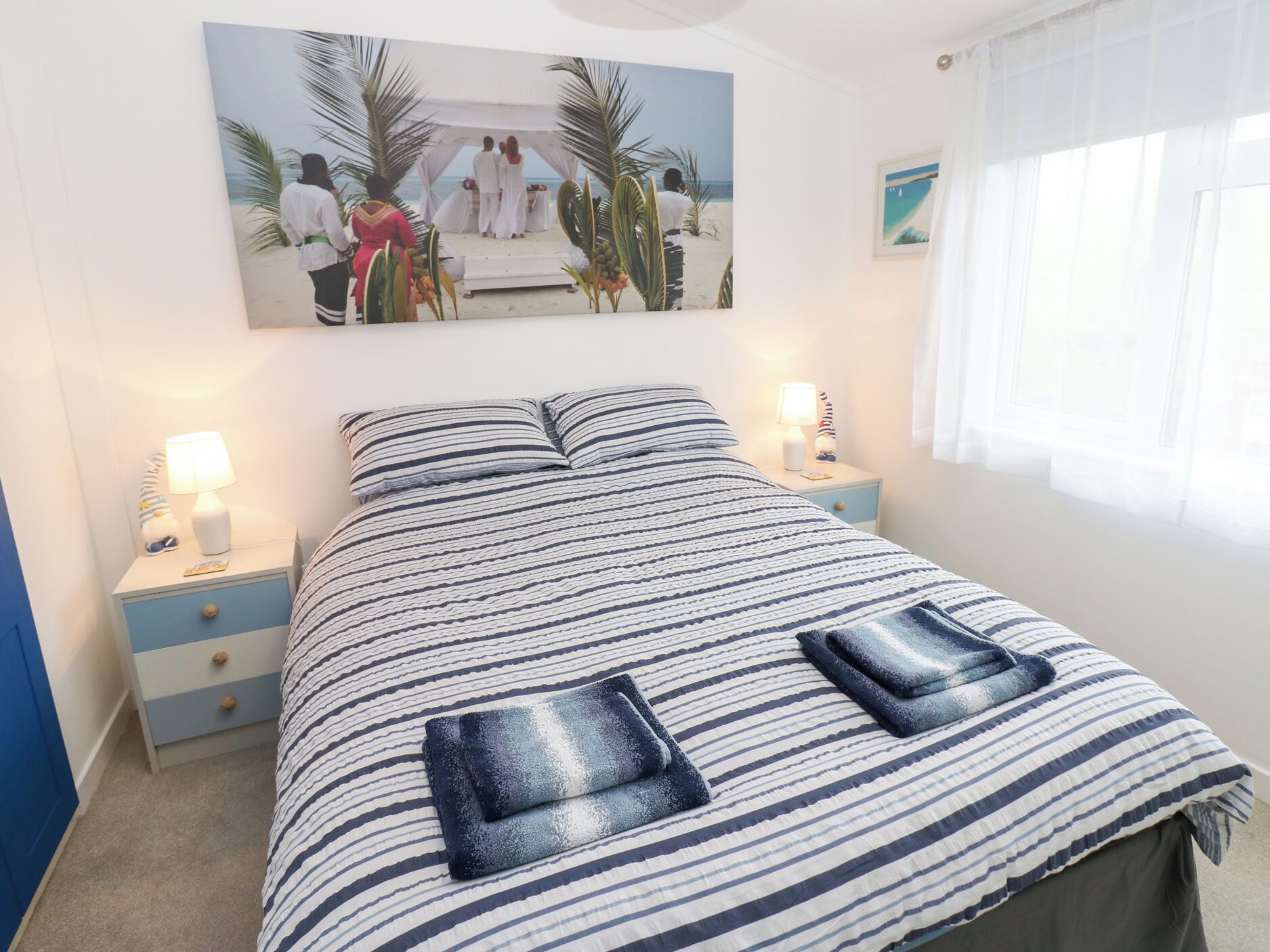 2 bedrooms, individually decorated, individually furnished, free WiFi