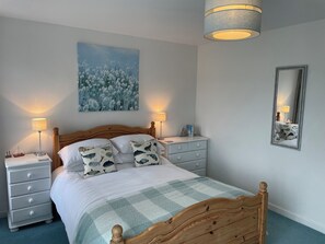 3 bedrooms, individually decorated, individually furnished, free WiFi - Maceley (Kingsbridge)