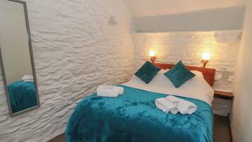 4 bedrooms, individually decorated, individually furnished, free WiFi