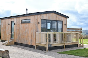 Exterior - Cae Dafadd (Newtown)