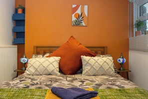 1 bedroom, individually decorated, individually furnished, free WiFi - Duck Tavern Annexe (Rhosgoch)