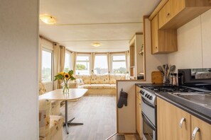 Cookware/dishes/utensils - Duck Tavern Static (Rhosgoch)