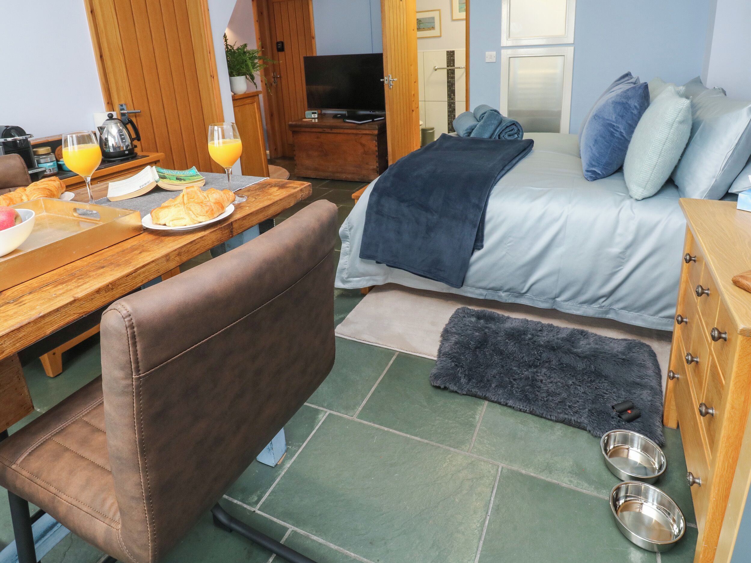 1 slaapkamer, individueel gedecoreerd, individueel gemeubileerd