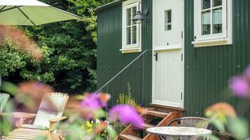 Cottage | Property grounds