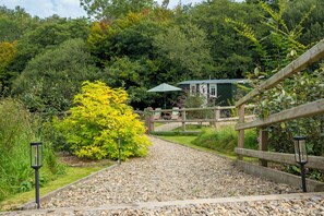 Cottage | Property grounds - Collen (Llanarth)